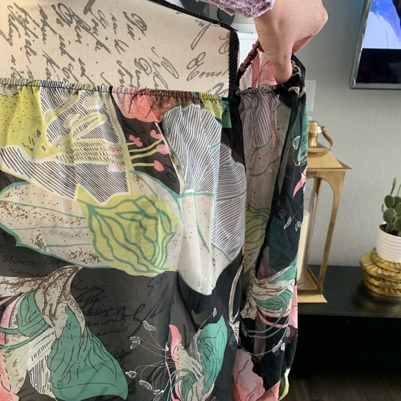 Black Floral Print Off-Shoulder Top with Bubble Sleeves Large NWT! - Picture 6 of 10